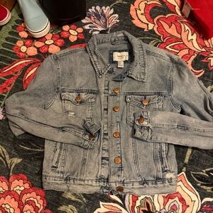 💙 Forever 21 Distressed Denim Jean Jacket Light Wash